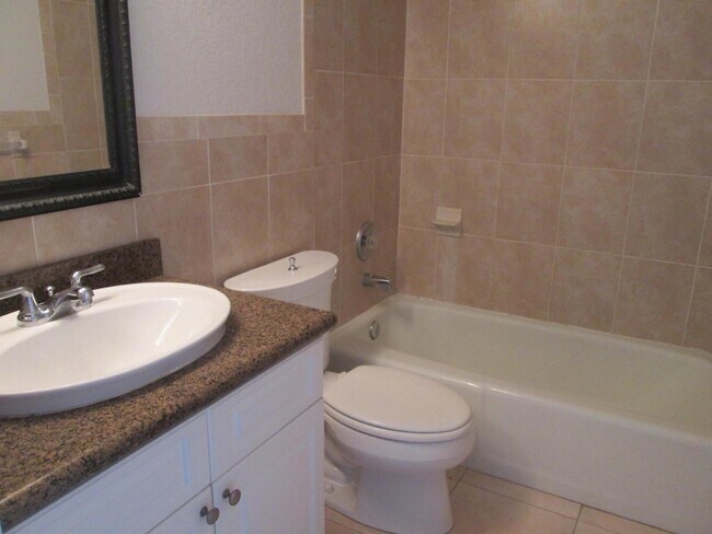 Foto del edificio - 405 N Cypress Dr