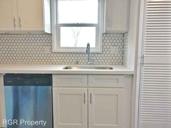 Building Photo - 127 Rosemont Ave