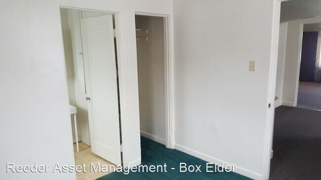 Foto del edificio - 70 N 500 E