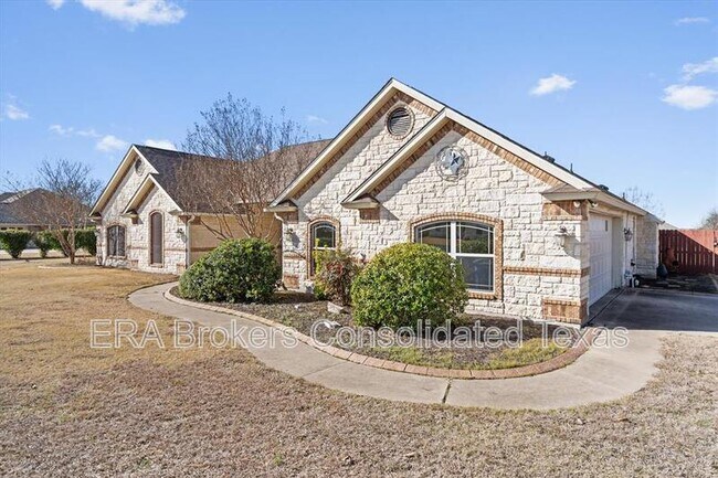 Building Photo - 209 Sarahs Ln