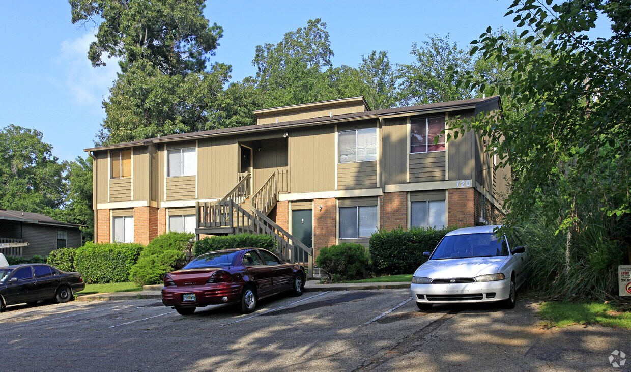 Primary Photo - 720 Pointe Ct