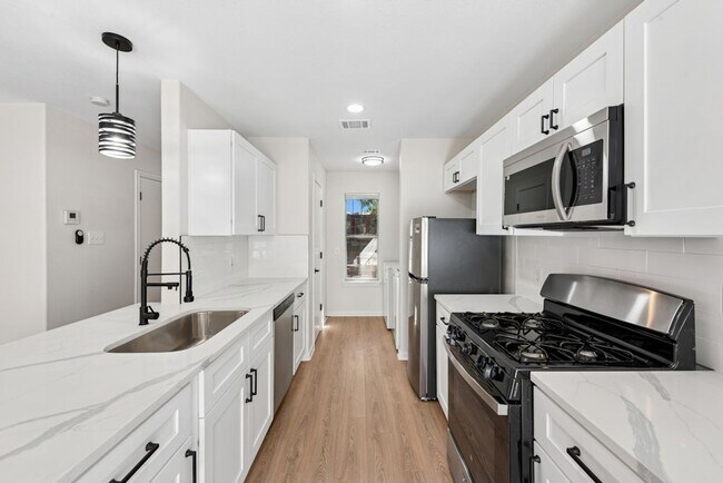 Foto del edificio - 1708 E 17th St