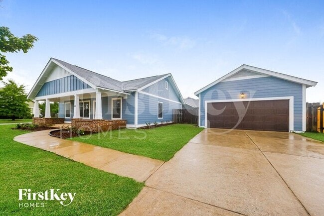 Building Photo - 601 Enclave Ln
