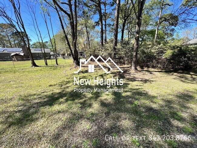 Foto del edificio - 8165 Poplar Ridge Rd