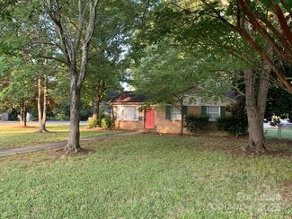 Building Photo - 8201 Hemby Wood Dr