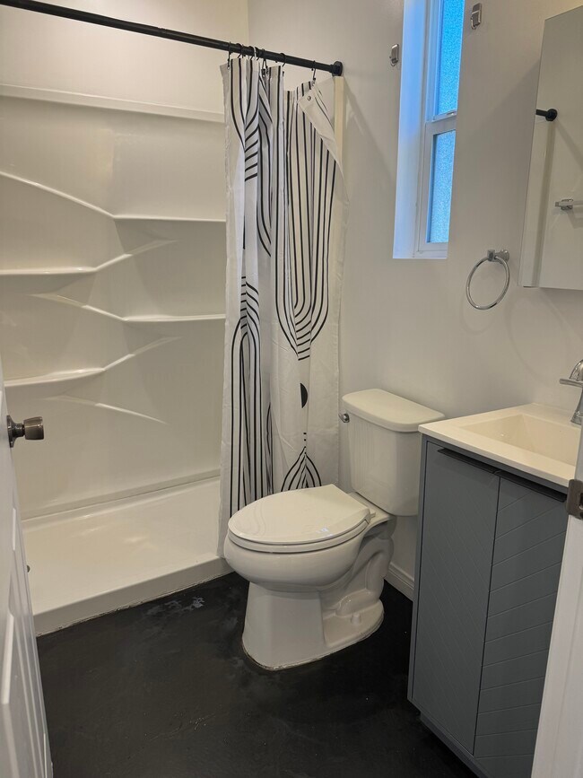 Foto del edificio - 19710 Roscoe Blvd