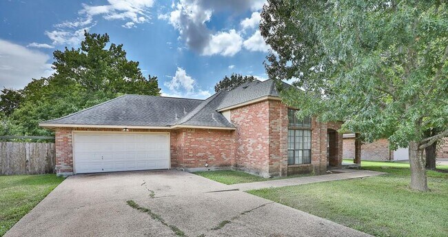 Building Photo - 601 Cedar Ridge Dr