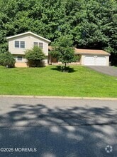 Building Photo - 3 Galewood Dr
