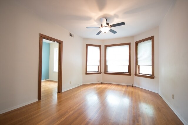 Foto del edificio - 4210 N Leavitt St