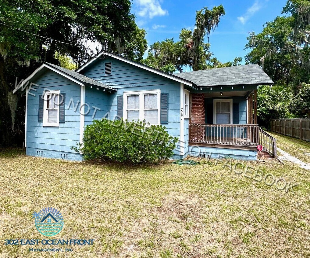 Primary Photo - Lovely 2 bedroom / 1 bathroom home now ava...