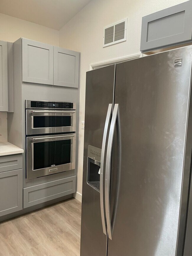 Building Photo - The Colony 55+