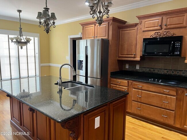 Building Photo - 101 Bellechasse Way