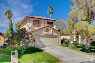 Building Photo - 4921 Fiesta Lakes St