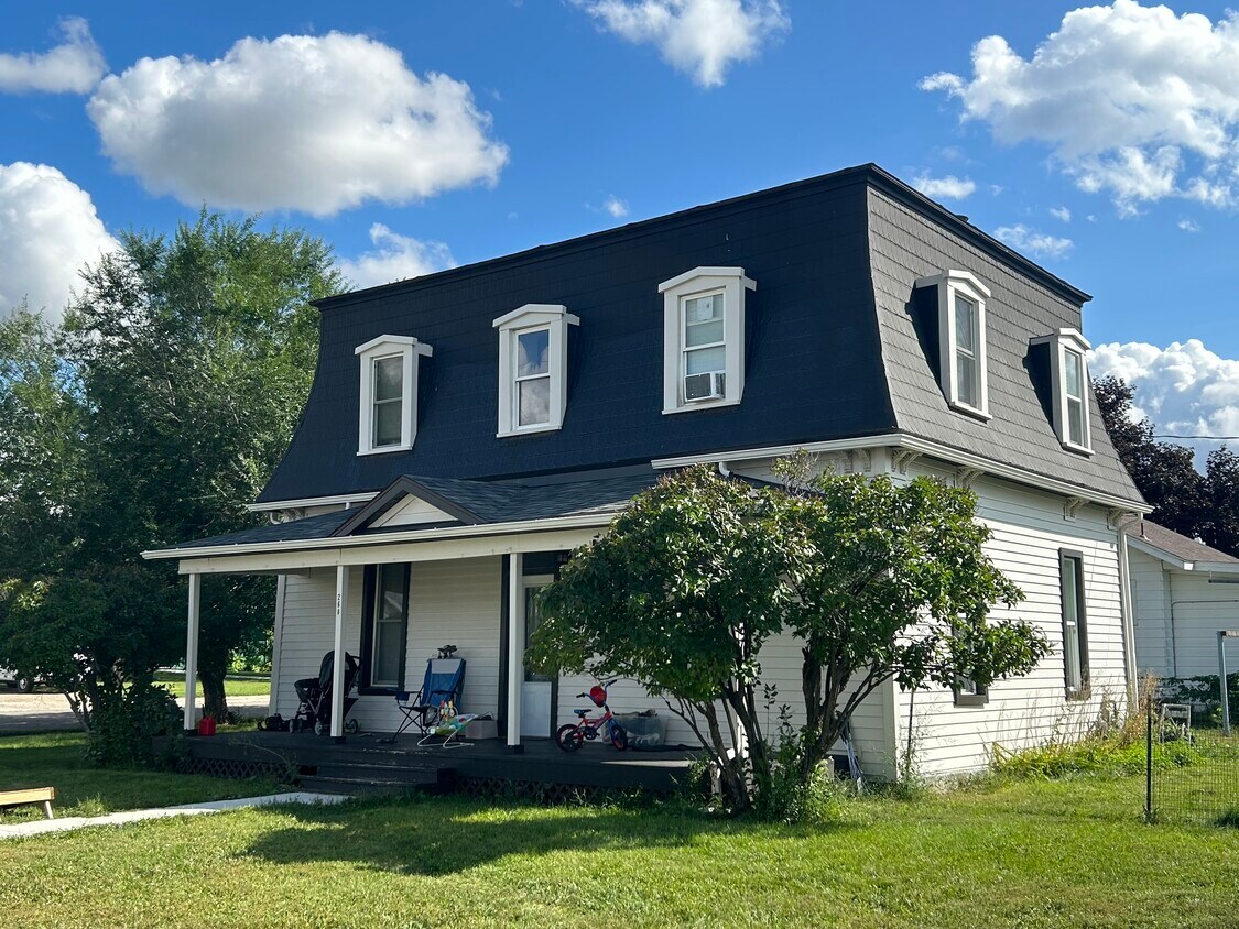 268 E College Ave, Sheridan, WY 82801 House Rental in Sheridan, WY