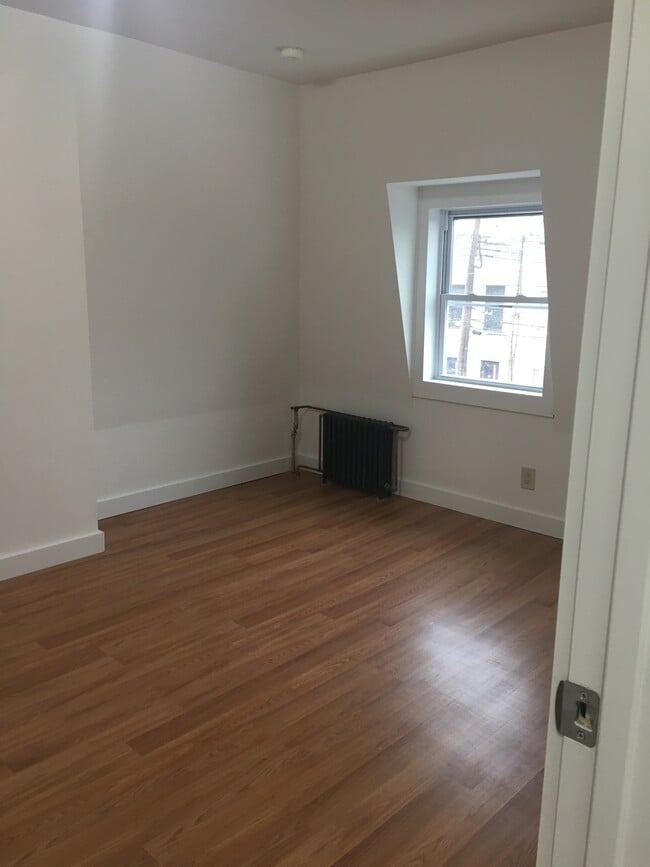 Foto del edificio - 3080 42nd St