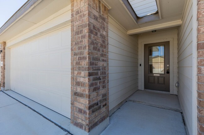 Building Photo - 15458 Bobwhite Quail
