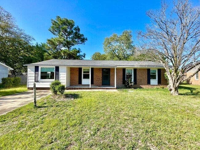 Foto del edificio - 3 bed, 1 and a half bath Nest in Hope Mill...