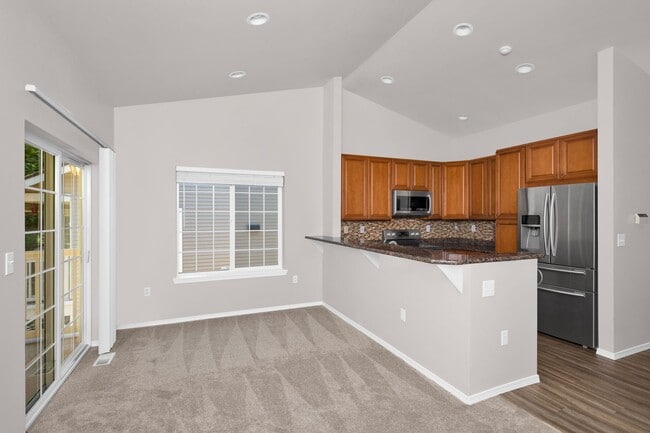 Building Photo - 3 Bedroom 2.5 Bath Redmond Townhouse