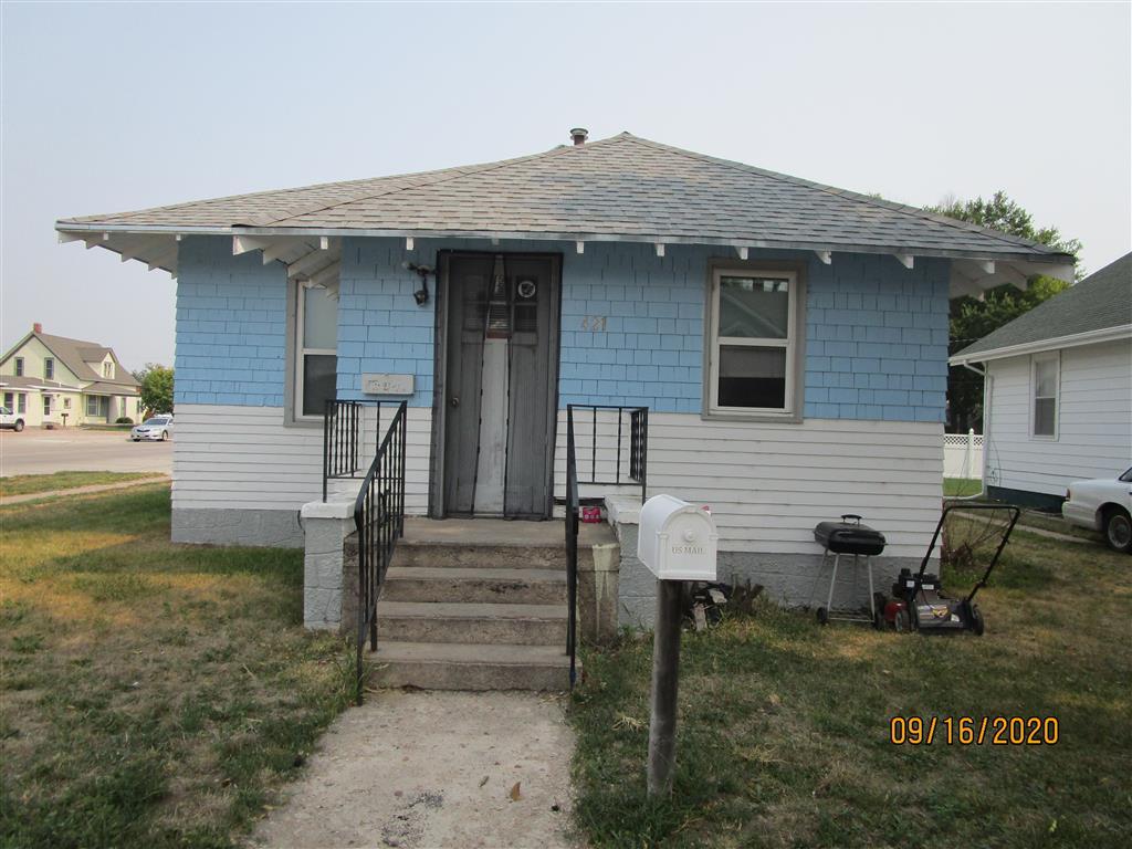 Primary Photo - 421 W A St