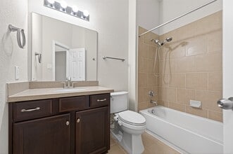 Building Photo - 613 West Fork