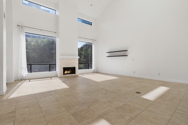 Building Photo - 5602 San Felipe St