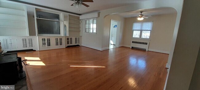 Foto del edificio - 6731 Edwards Ave