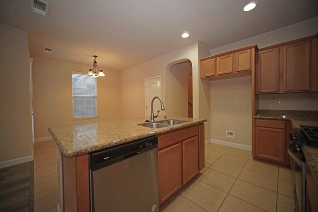 Foto del edificio - 4 Bed 2.5 Bath in Roseville