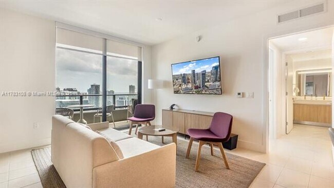 Foto del edificio - 601 NE 1st Ave