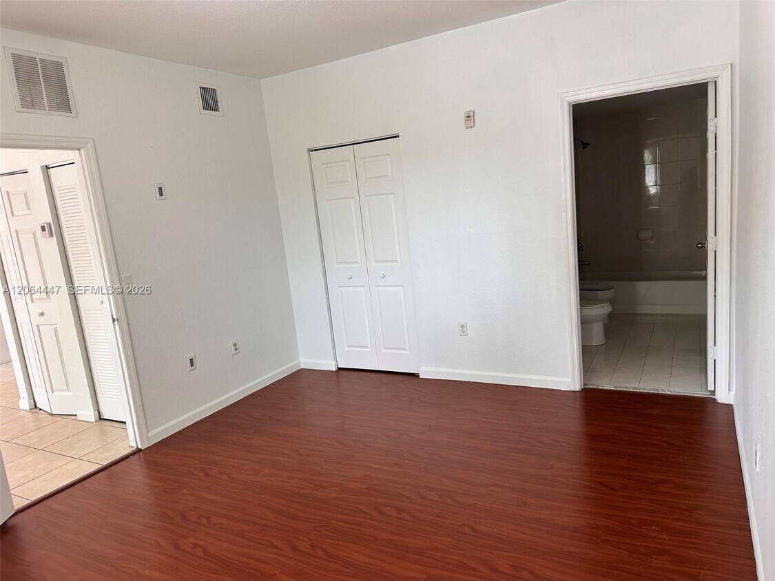 Foto del edificio - 17350 NW 67th Ave