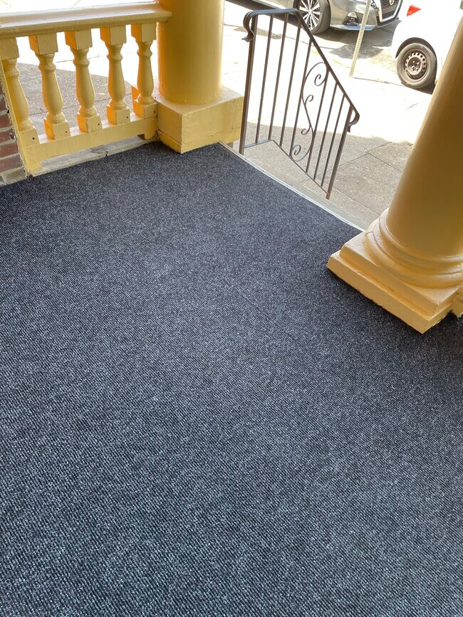 Photo - 324 W Ashdale St House