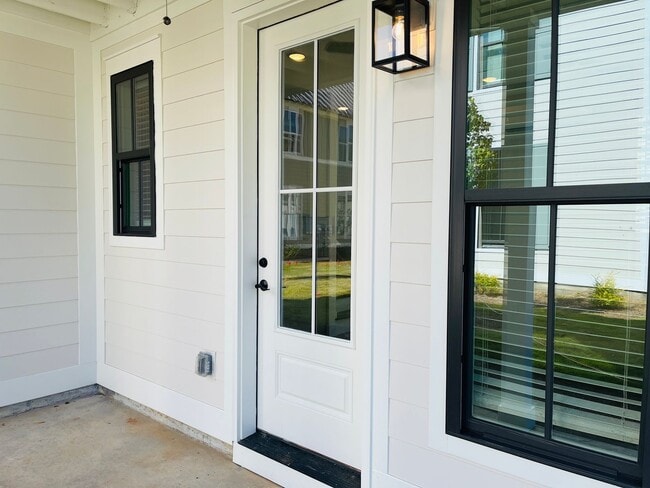 Foto del edificio - New Construction! 3 bedroom 2 bathroom home in Lagrange! Must see!