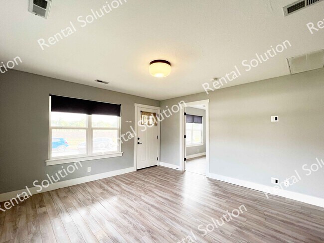 Foto del edificio - 513 Hickman Ave