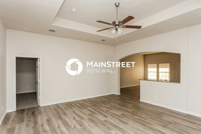 Building Photo - 4 Bedroom Pet-Friendly Home in Glenn Heigh...