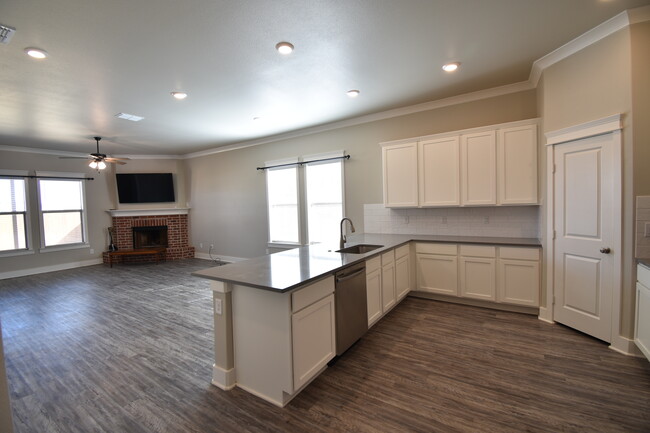 Building Photo - 13505 Avenue R