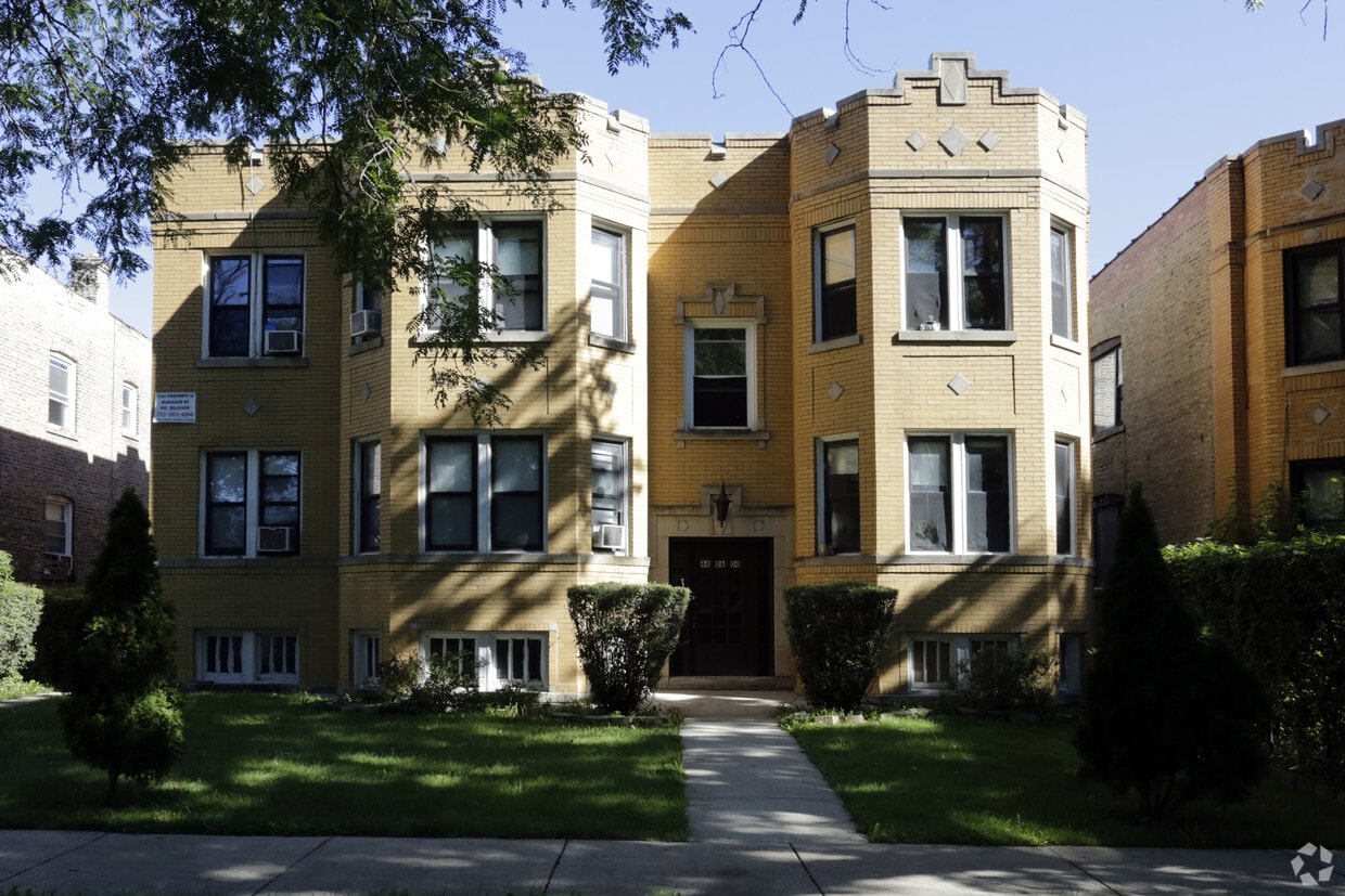 Building Photo - 4404-4410 W Altgeld St