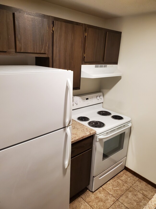 Building Photo - 820 Roberts Ave