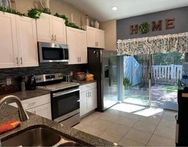 Building Photo - 13336 Crest Lake Dr