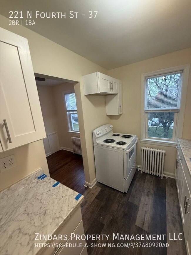 Building Photo - 221 N 4th St