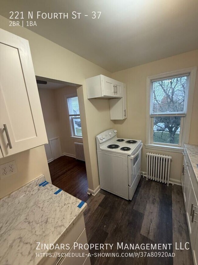 Building Photo - 221 N Fourth St-37