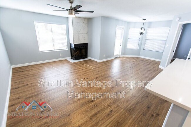 Foto del edificio - 4850 E Desert Cove Ave
