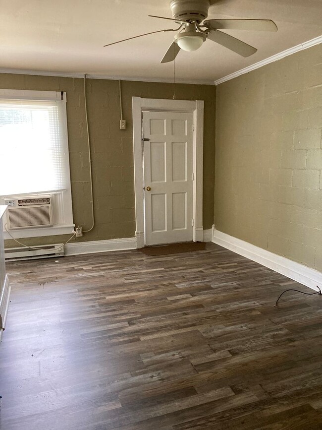 Building Photo - Duplex Unit