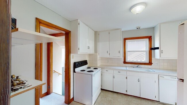 Foto del edificio - Amazing Location!  Available August 1st