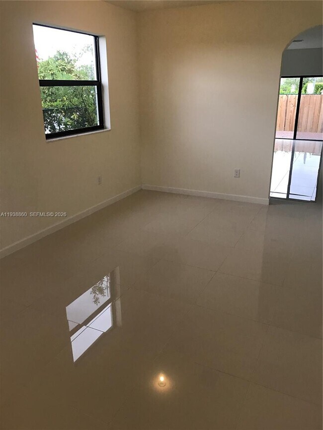 Foto del edificio - 8806 NW 103rd Ave