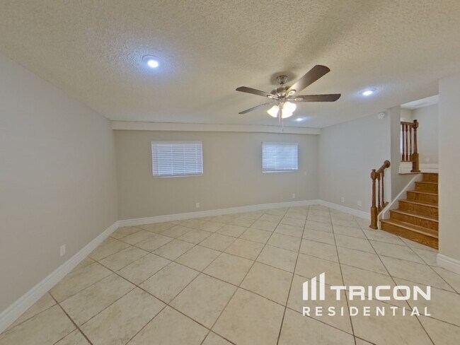 Building Photo - 9833 N 47th Drive Glendale AZ