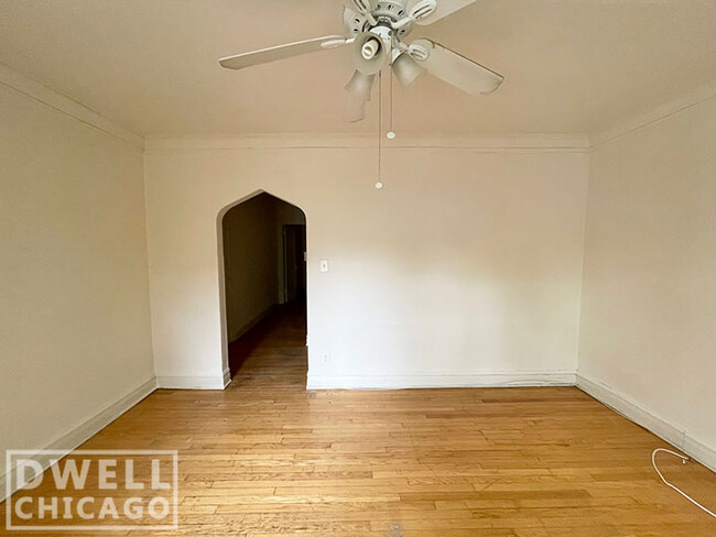 Foto del edificio - 2950 N Seeley Ave