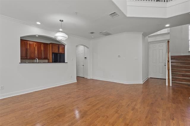 Building Photo - 4452 Jardin St