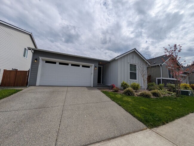 Foto del edificio - One Story Living in Port Orchard! Large 3 Bedroom Available for Rent!