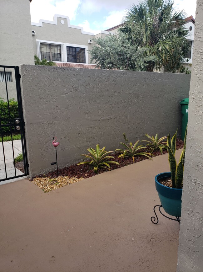 Foto del edificio - 10425 SW 154th Ct