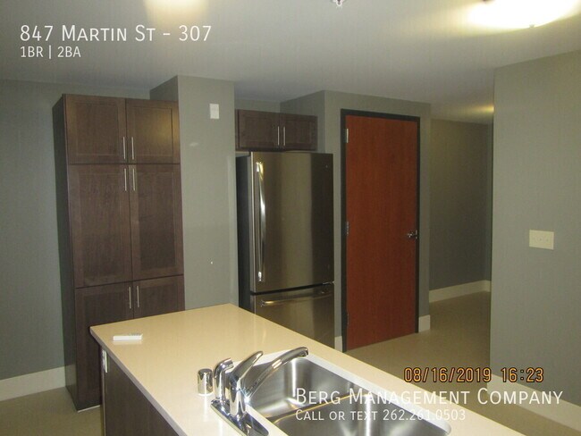 Foto del edificio - 847 Martin St