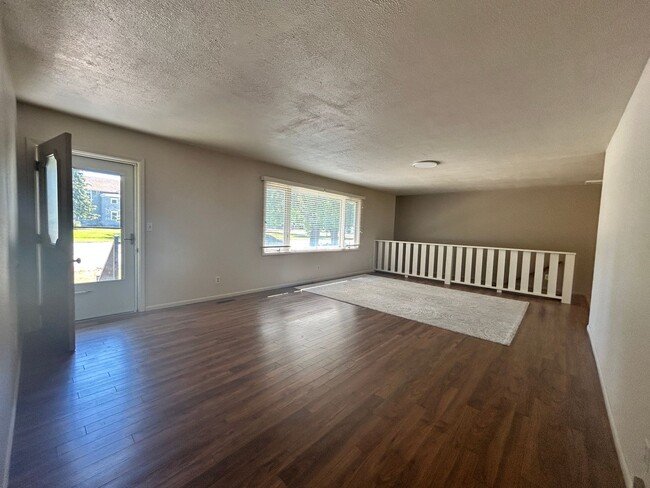 Building Photo - Large home in beautiful Stevensville setting